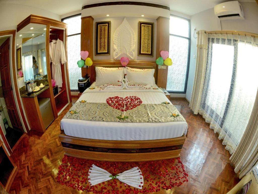 Shwe Taung Tan Hotel - Lake View Monywa Exterior foto